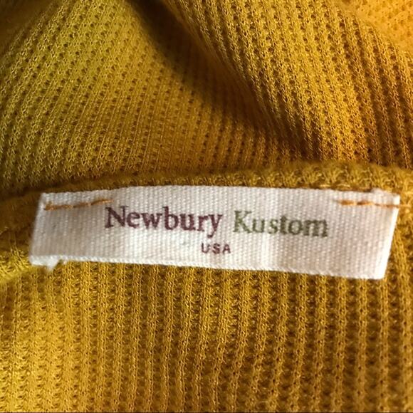 NEWBURY KUSTOM Mustard Bell Sleeved F Top Sz Small - Picture 5 of 6